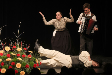 Območno srečanje otroških folklornih skupin RINGARAJA 06 Foto Ljubo Vukelič